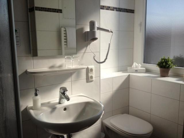 Landhotel Zur Alten Kaserne 에베른 외부 사진